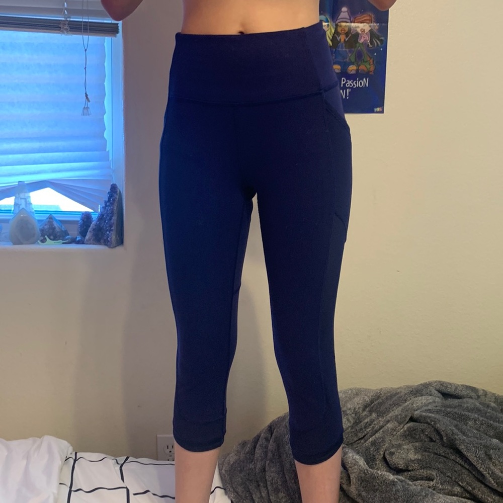 Lululemon dark blue hi rise crop